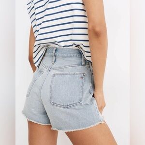 Madewell The Mom Jean Short Light Wash size 25